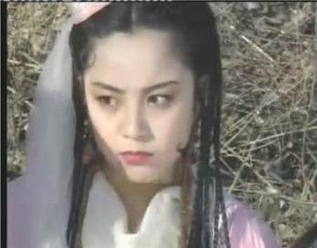 好难选择，霍青桐和香香公主都是最美丽的！
霍青桐英姿飒爽，聪慧勇敢
香香公主美若