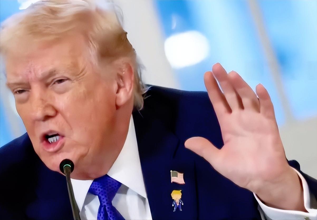 离谱的很！特朗普居然放话要在今年年底前彻底搞垮古巴，结果连个具体计划都没有。
 