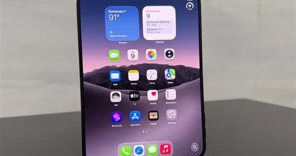 博主实测iPhone Duo折痕区域偏软：滑动会出现水波纹