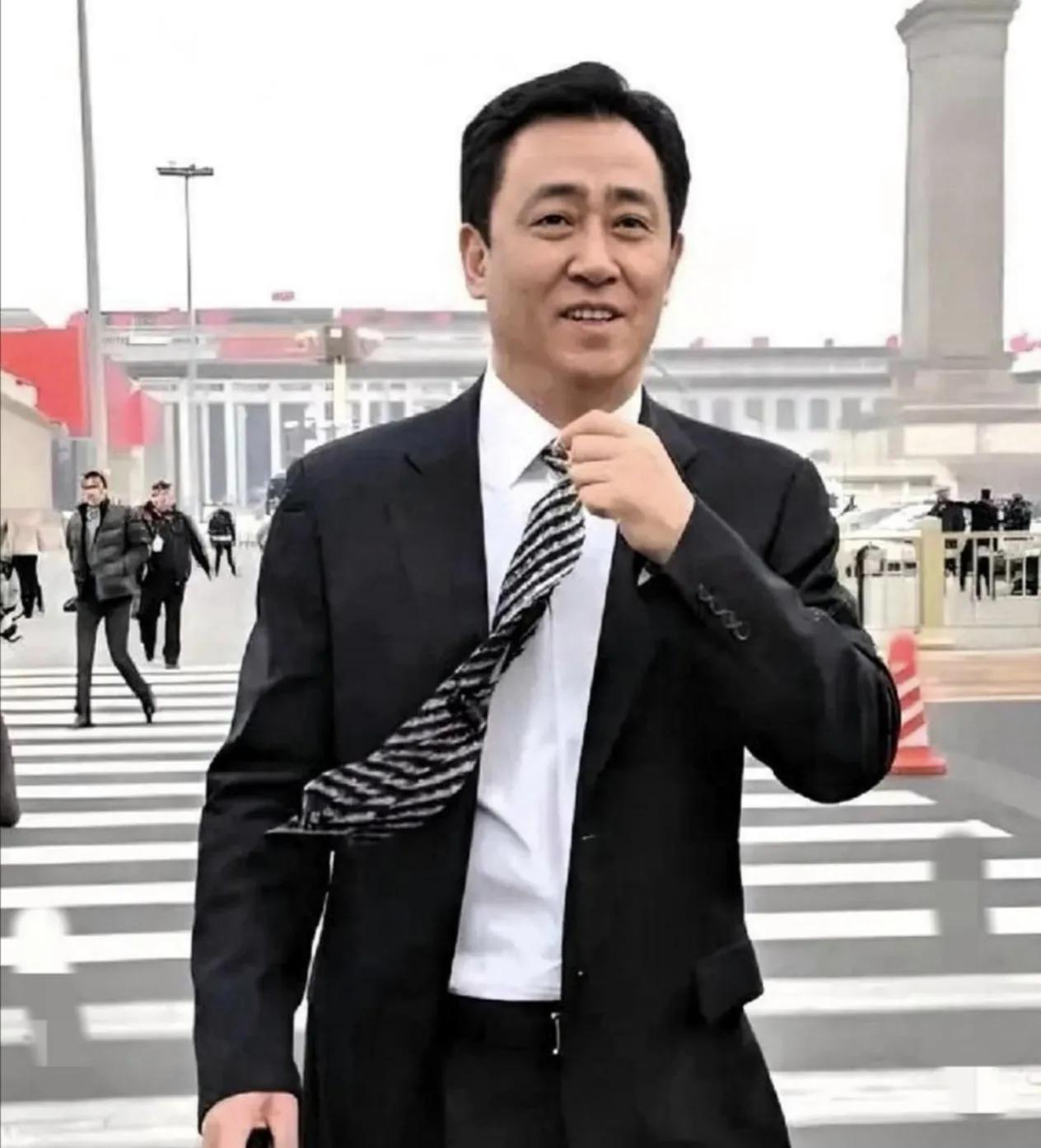 许家印案件开庭之后迟迟没有宣判，舆论议论不断。综合多方公开信息来看，背后主要有三