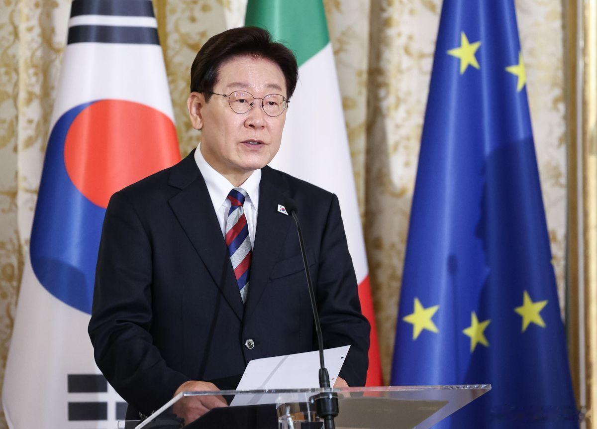 世界杯韩国总统李在明寄语首战前寄语国家队 在韩国队对阵捷克队的首场比赛当天，正在