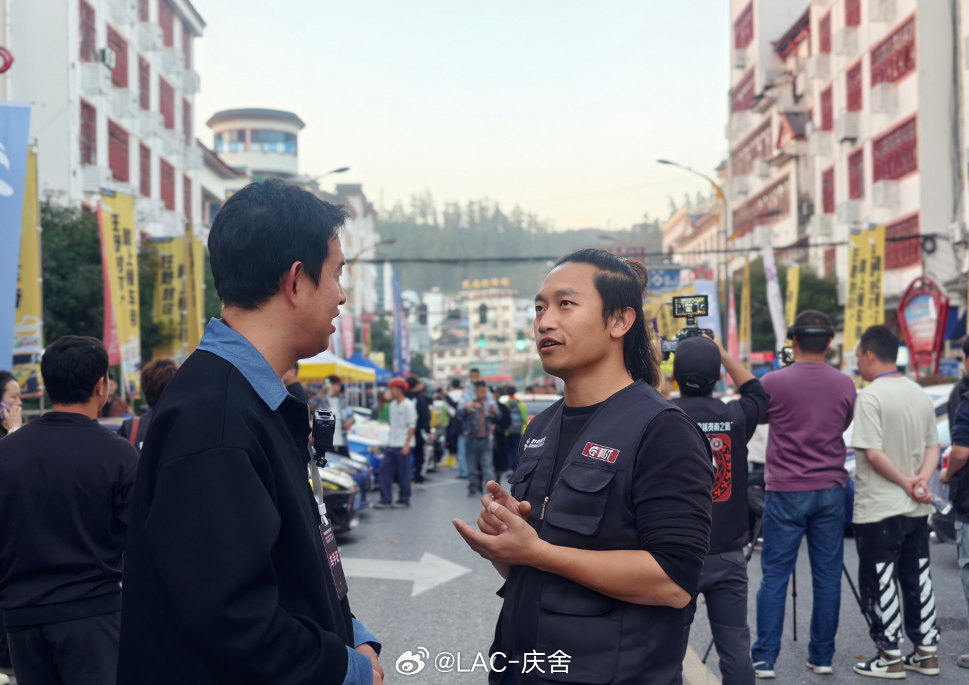 莫氏鸡煲被传遭文旅施压开门营业 热门店火了，文旅出面协调很正常，既要顾及游客，也