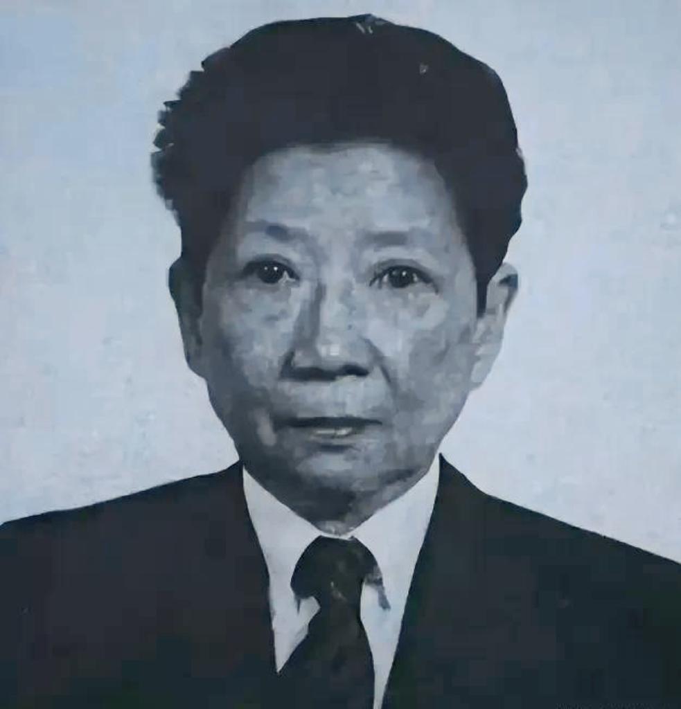 1988年蒋经国死在台北，灵堂上突然传来一声大笑，笑声背后是整整40年的积怨！