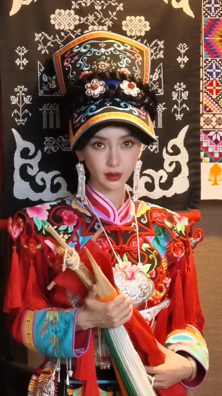 穿民族服饰的Angelababy真的好美啊 