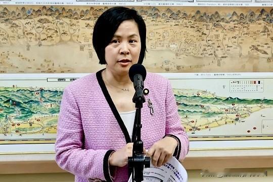 一个女人一张嘴搅动台湾政坛敏感神经，湖南陆配李贞秀在台湾政坛掀起滔天巨浪，当局和