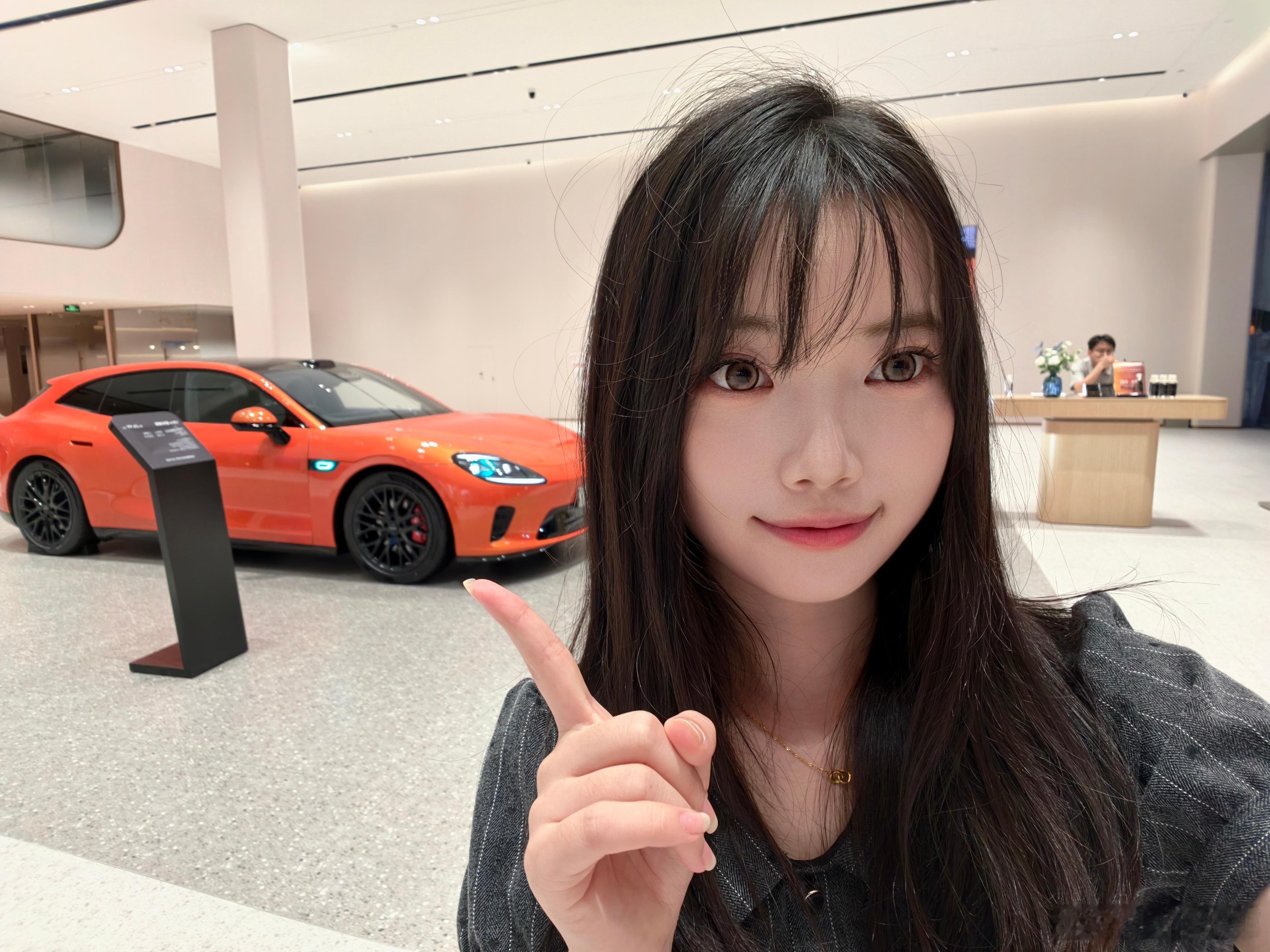 小助理待启境店里的一天老板安排挑战启境GT7口播，第一次拍，卡词拍了好久问一嘴，