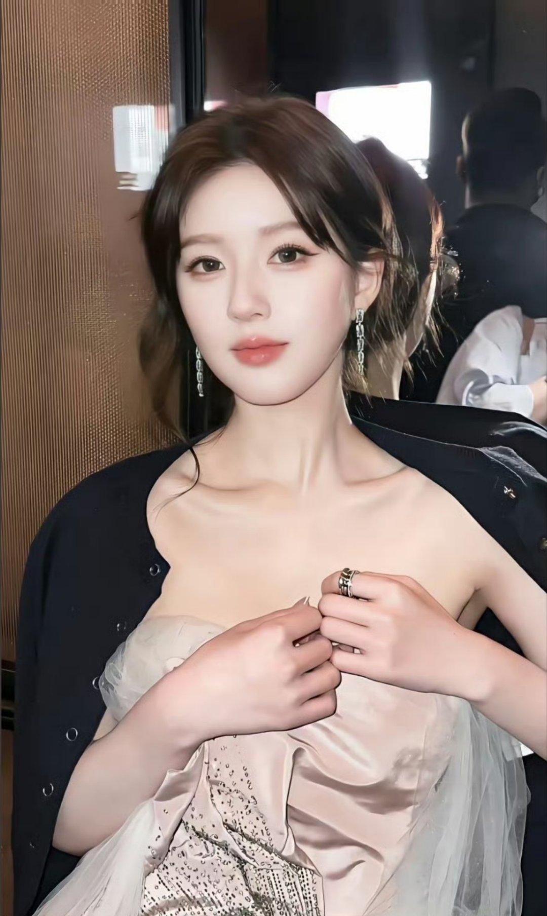 银河酷娱仍未回应赵露思喊话 支持赵露思女士解约！支持赵露思女士维权！[捂嘴哭][