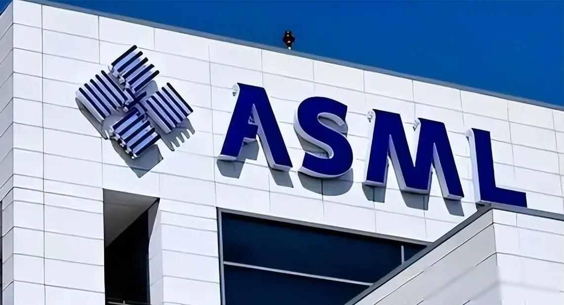 快讯！
荷兰政府突然宣布了！

荷兰再卡脖子，ASML光刻机停供，中国咋办？
