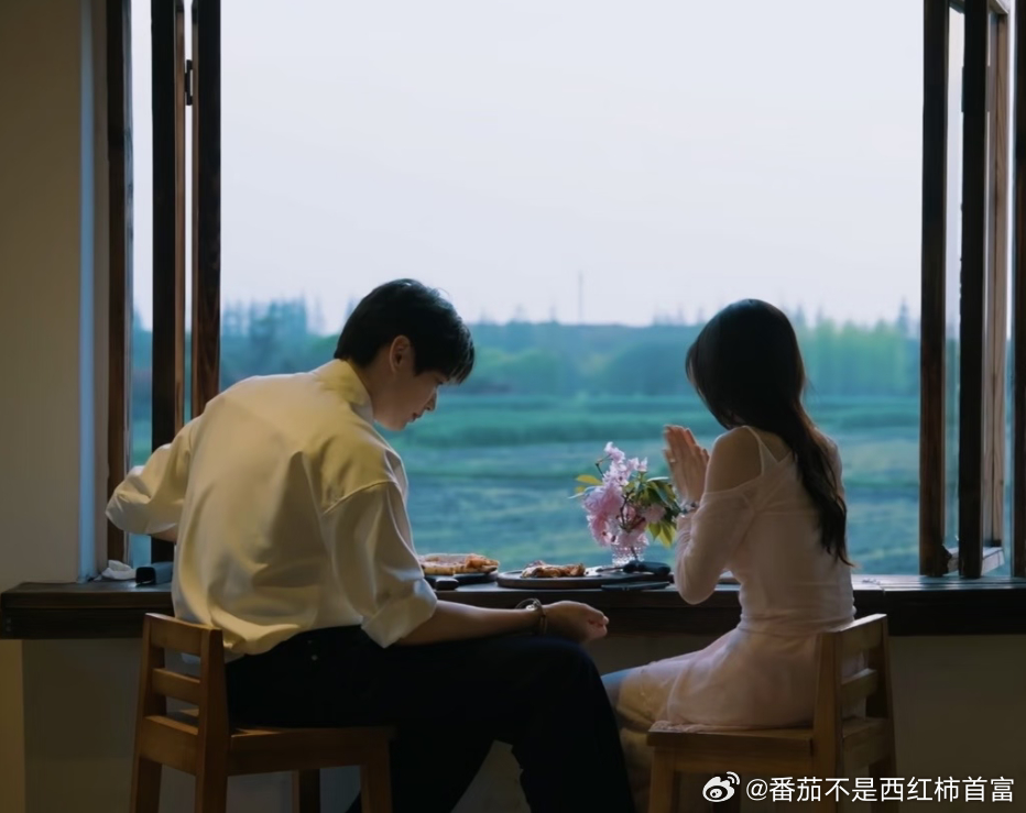 周佑凌妈妈表白柳柳周佑凌一家都对柳柳生理性喜欢半熟恋人周佑凌妈妈对柳柳说见你第一