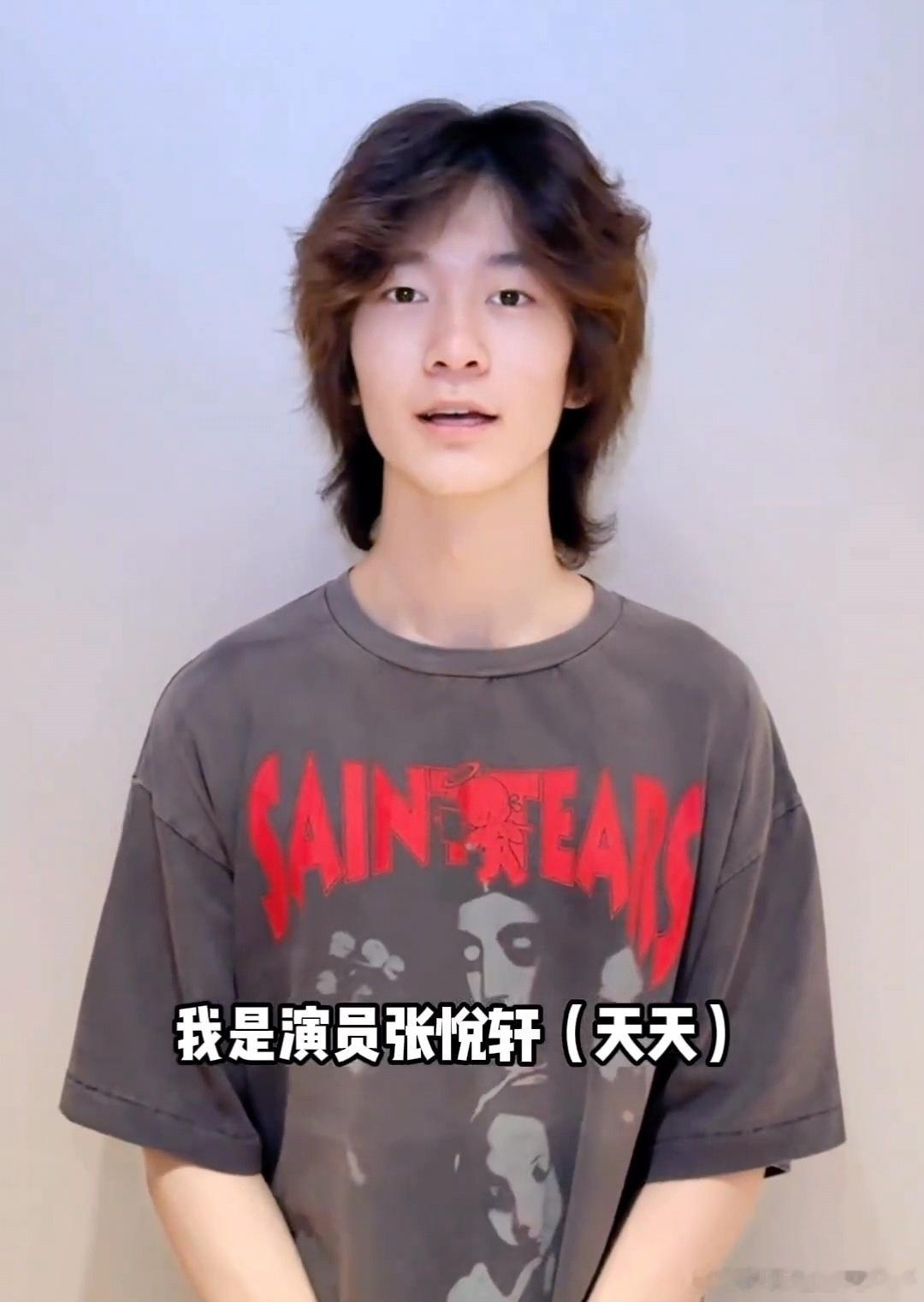 #16岁张天天近照##张亮儿子张天天16岁近照# 张亮儿子张天天16岁近照，认不