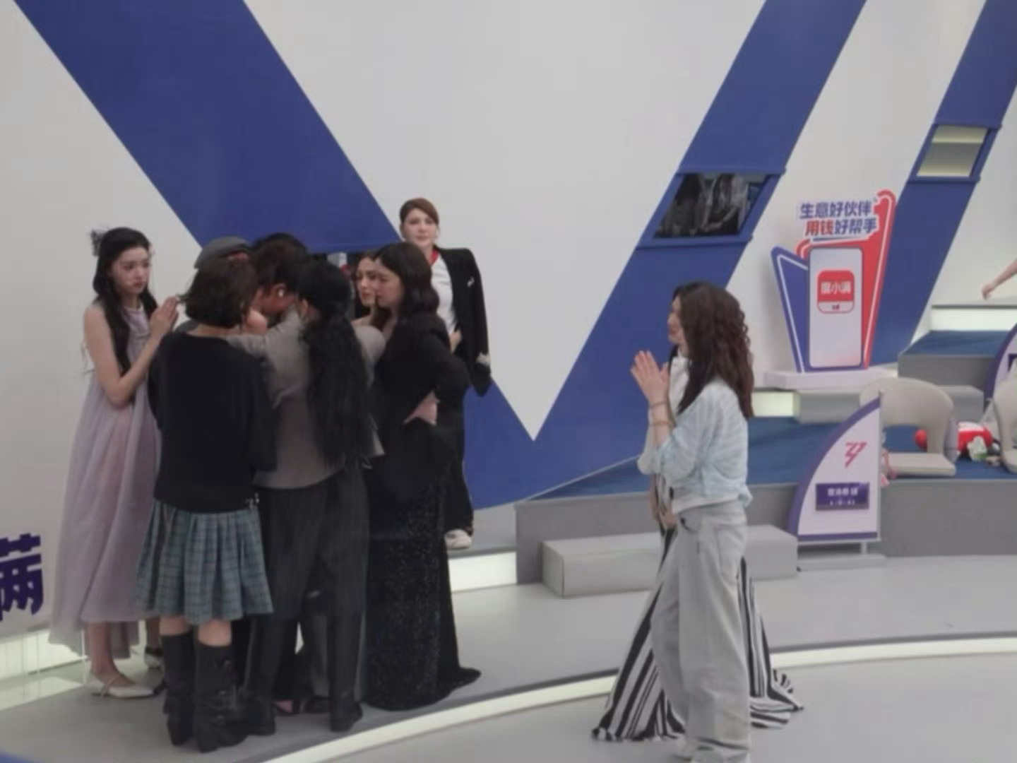 全女综的浪漫，是女生懂女生的脆弱💧孙怡队长秀输了，队友淘汰了，她在后台崩溃大哭