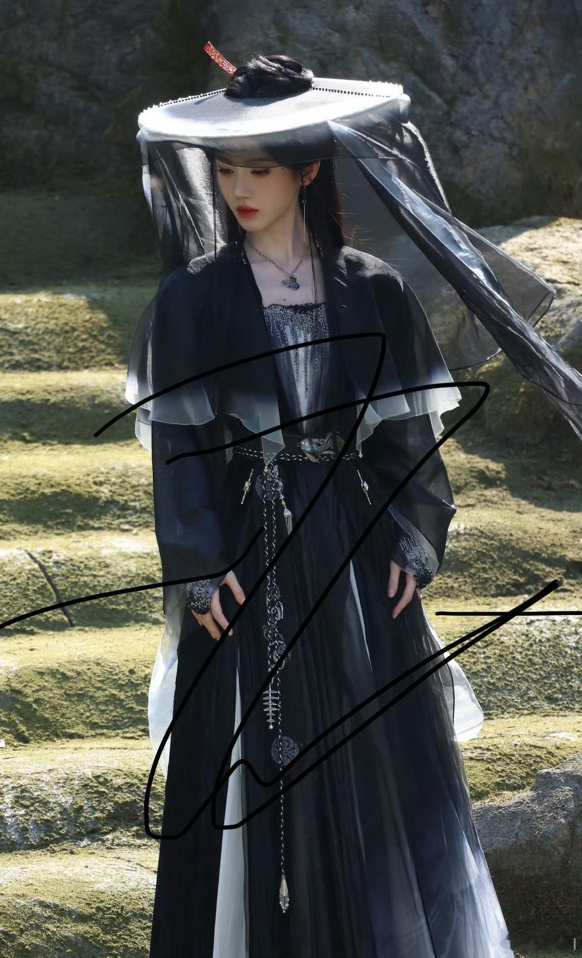 鞠婧祎今天来战造型 ​​​