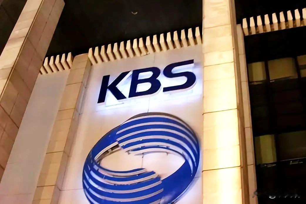 韩国人这次把话说得很硬。
SK的会长崔泰源亲自上电视，给全韩国打气，说中国的AI