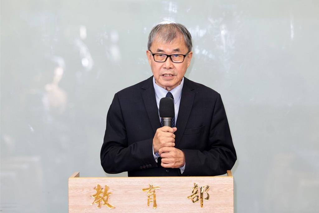 翁晓玲批“台独”顽固分子郑英耀是井底之蛙，意识形态作祟挡两岸交流
国台办昨天宣布