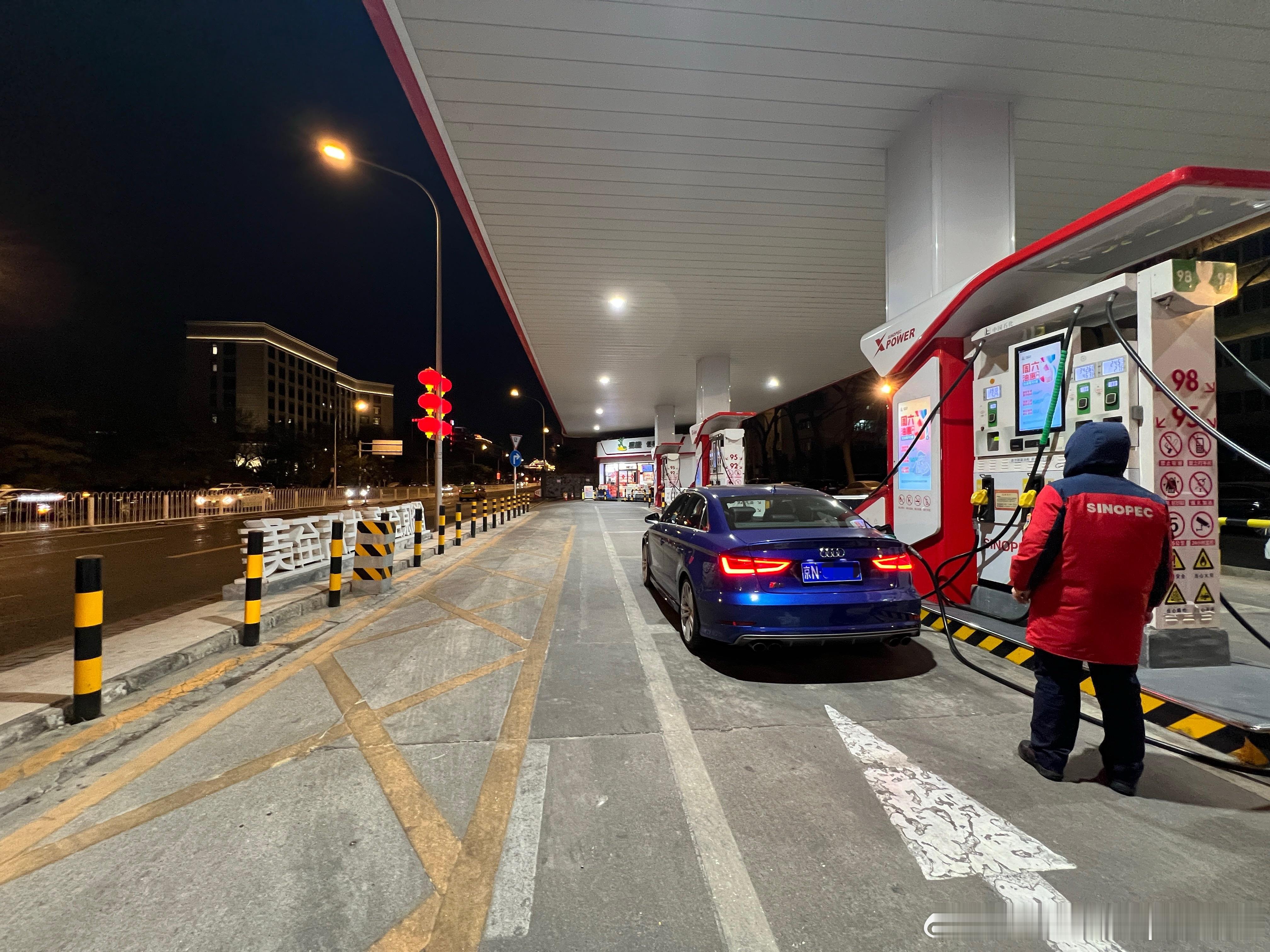 今晚别忘了给油箱加满祝各位春节快乐🧧 北京