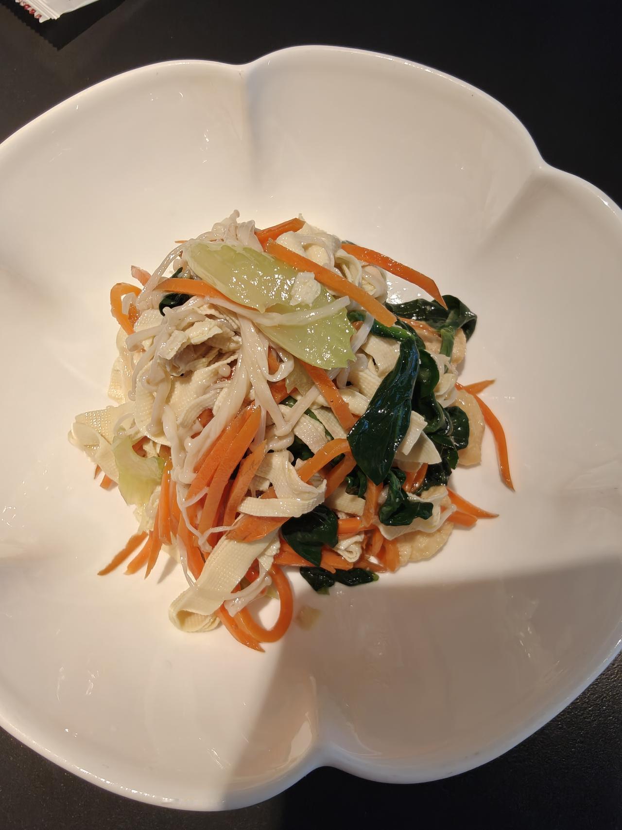 南京人是不是顿顿这个菜？素什锦？？每个饭店都有这个套餐的[笑哭]