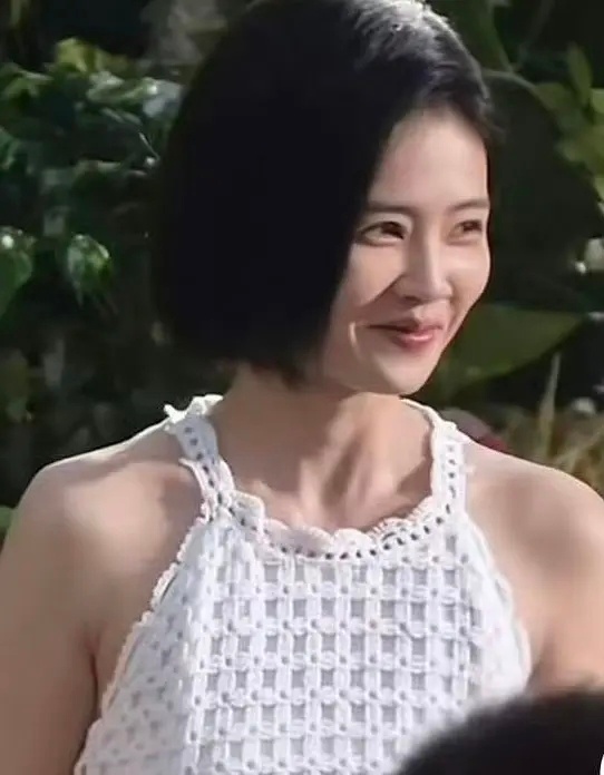 白鹿笑起来的状态，还能算普女吗？ ​​​