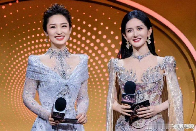 谢娜主持娜的vlog谢娜看来以后要多直播直播 微博之夜主持花絮来袭！谢娜宠粉满分