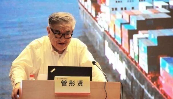 荷兰人以侵犯专利为由，将振华港机告上国际法庭，谁知，年过花甲的管彤贤轻描淡写的一