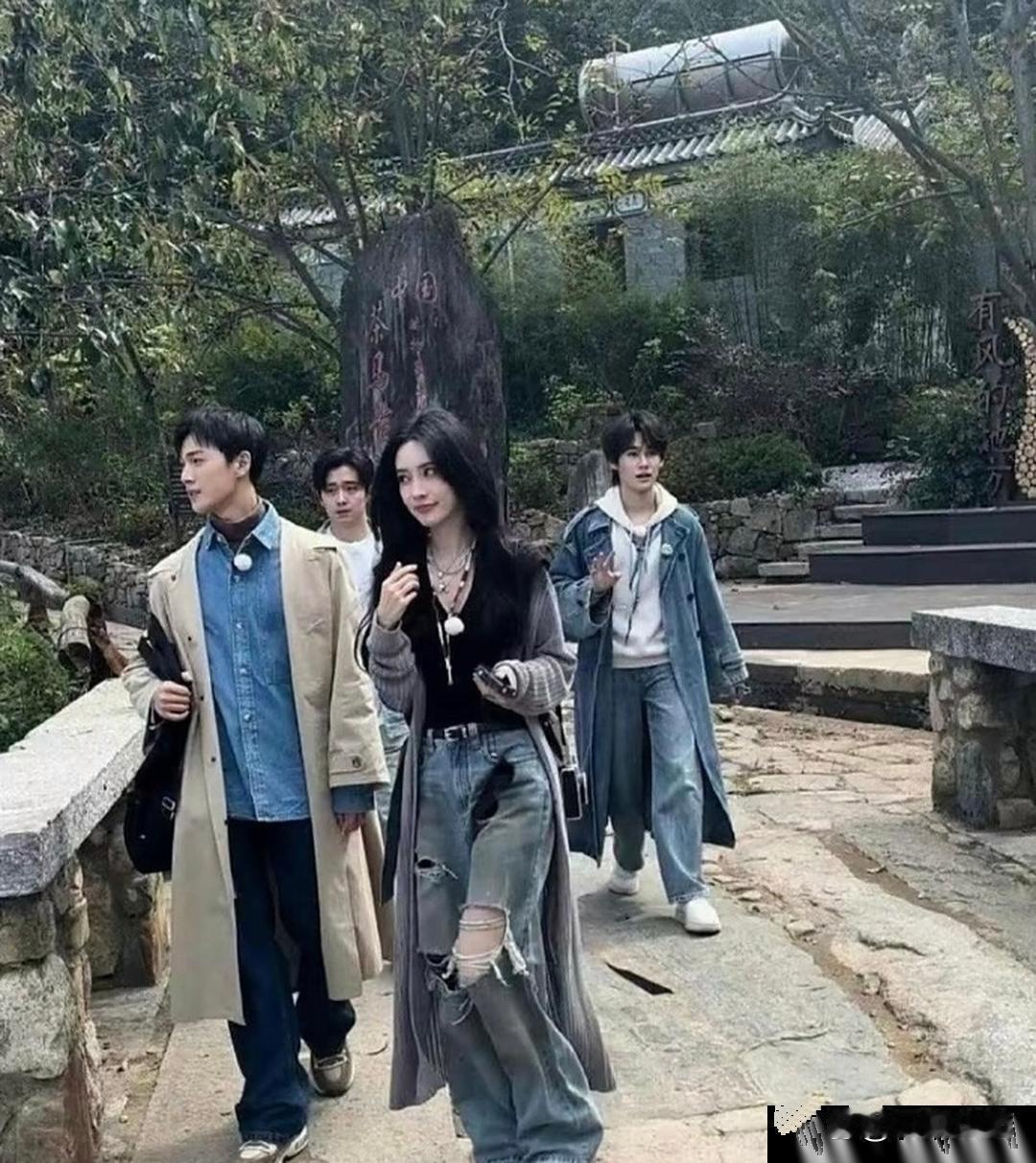 孟子义多高啊我的妈，这身材，路拍都这么顶…… ​​​