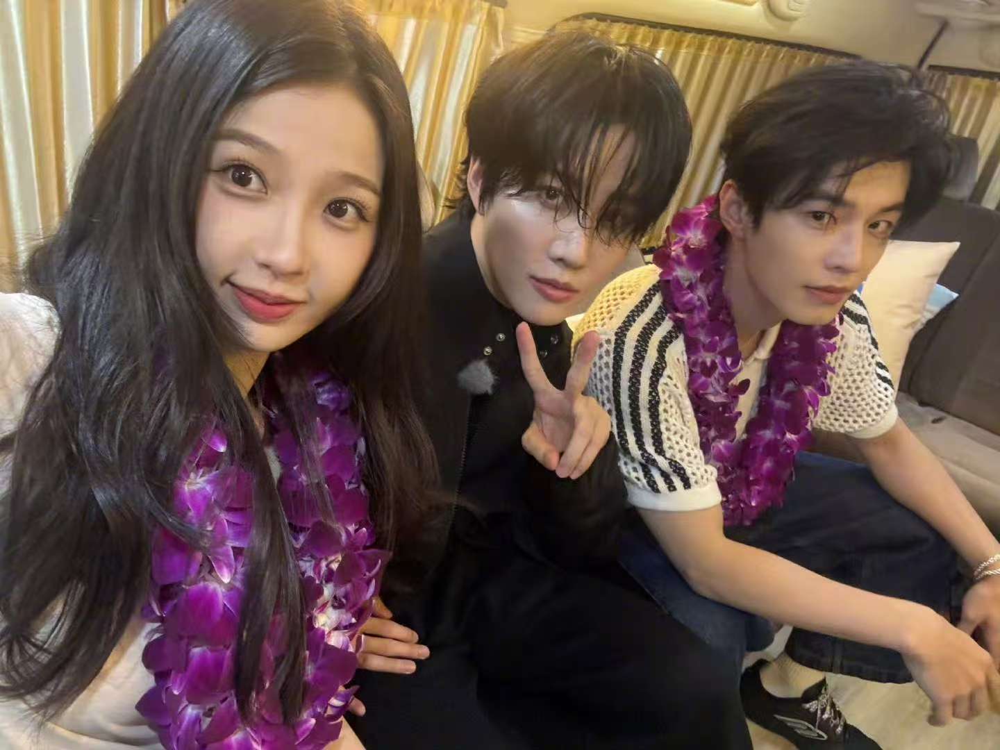 虞书欣物料王者虞书欣晒和何与mike合照虞书欣晒和何与mike合照，物料王者，