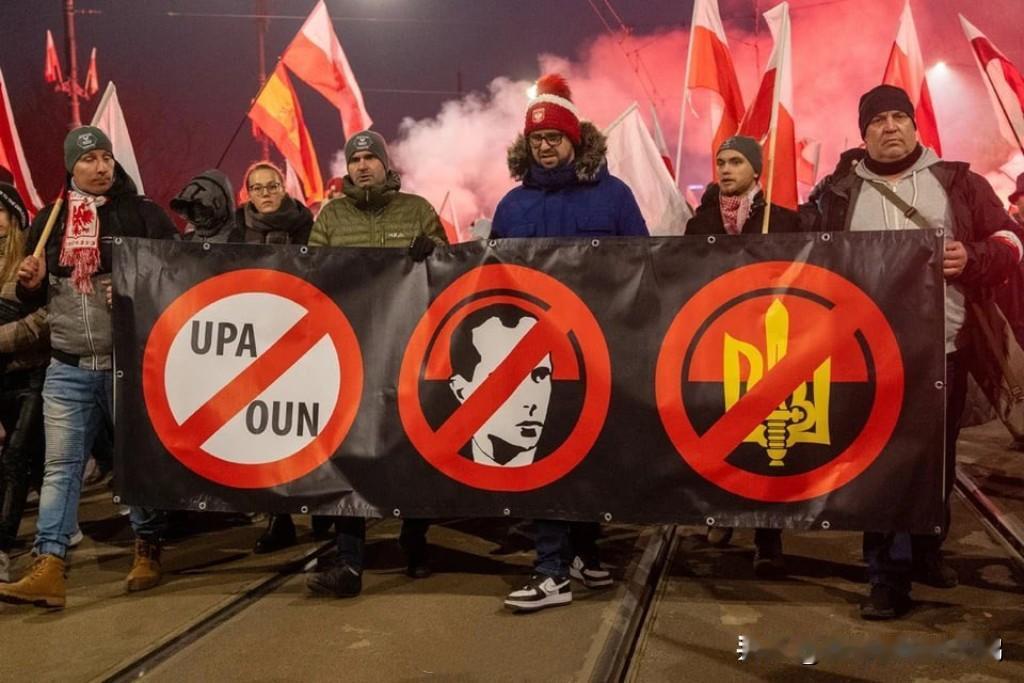 彭博社：波兰民众对乌克兰的支持正在出现裂痕。

彭博社的报道指出，在向基辅提供援