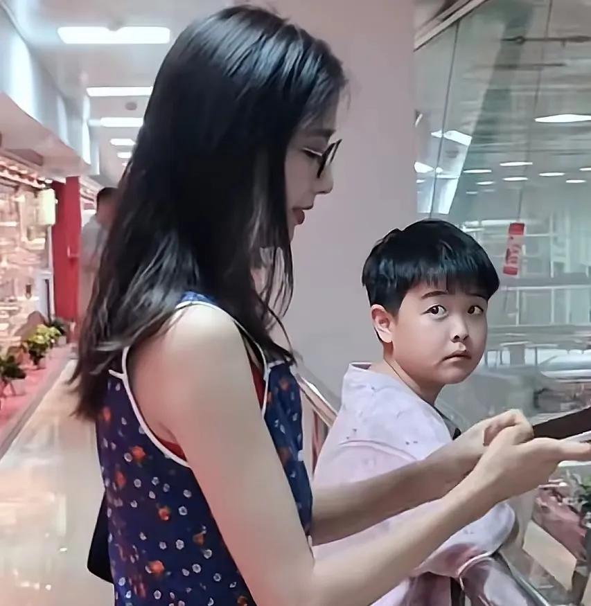 佟丽娅真是想不开，自己要颜值有颜值，要才有才，非得守着陈思诚不可，陈思诚不可能跟