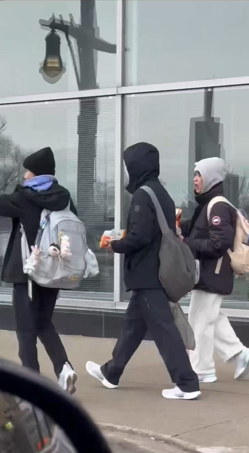 我在加拿大的朋友去温莎拍到了全红婵[老师爱你] ​​​