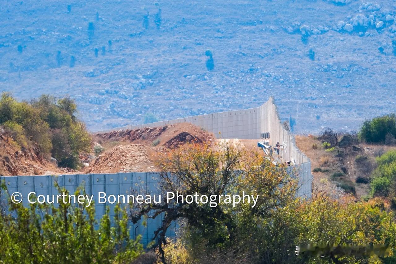 以色列正在黎巴嫩艾塔伦市内建造另一堵混凝土墙，将近 1 公里的距离推入黎巴嫩领土