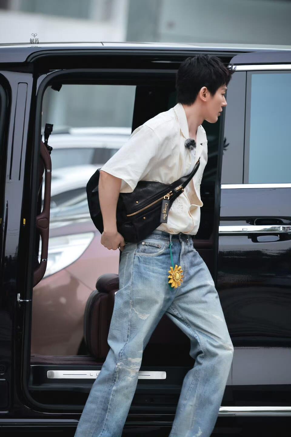 邓为墨西哥跳水 邓为在墨西哥跳水的画面好绝，素颜出镜也超好看，已经开始蹲正片了！