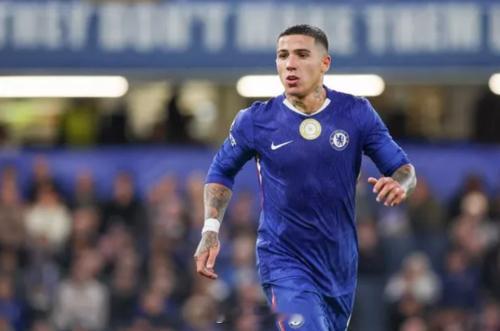 格里马尔多：恩佐离队对本菲卡伤害很大，因为一切都是围绕他格里马尔多近日接受采访时