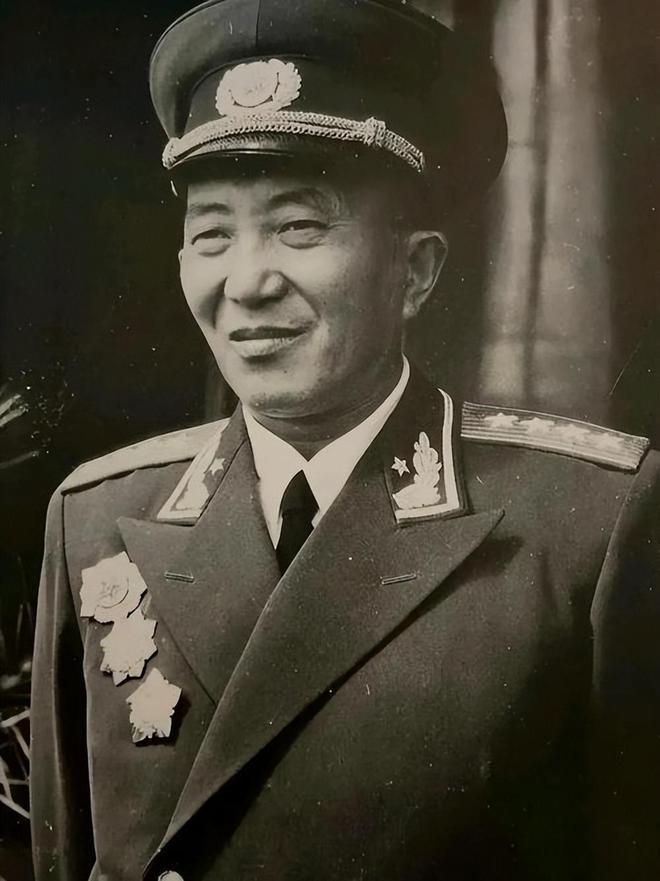 1950年9月，距离新中国成立一周年还有4天。

公安部部长罗瑞卿拿到一份截获的