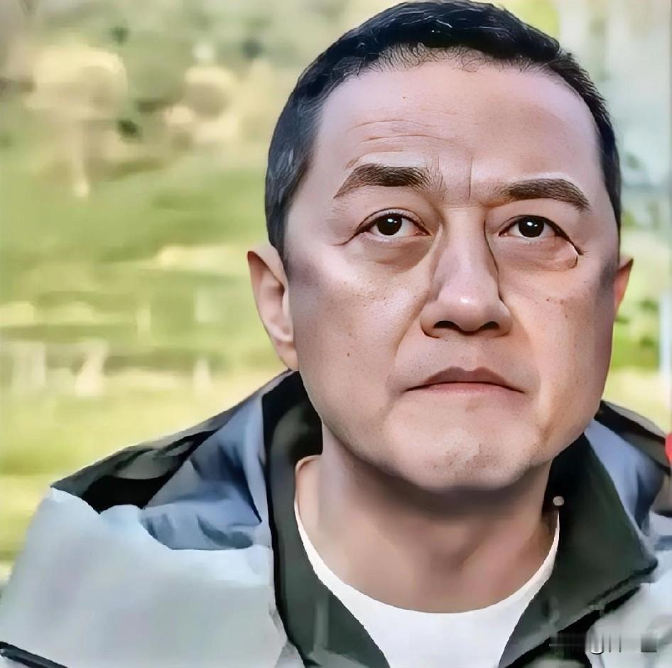 李亚鹏也太听劝了吧，
他今天开直播，“消费女儿，卖惨”
将近10万人在线，光打赏