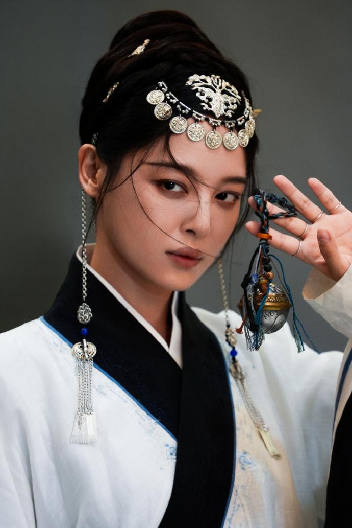 辛芷蕾内娱最适配女侠之人辛芷蕾战损帅惨了不是服装赋予她侠女，是她赋予角色侠气，辛