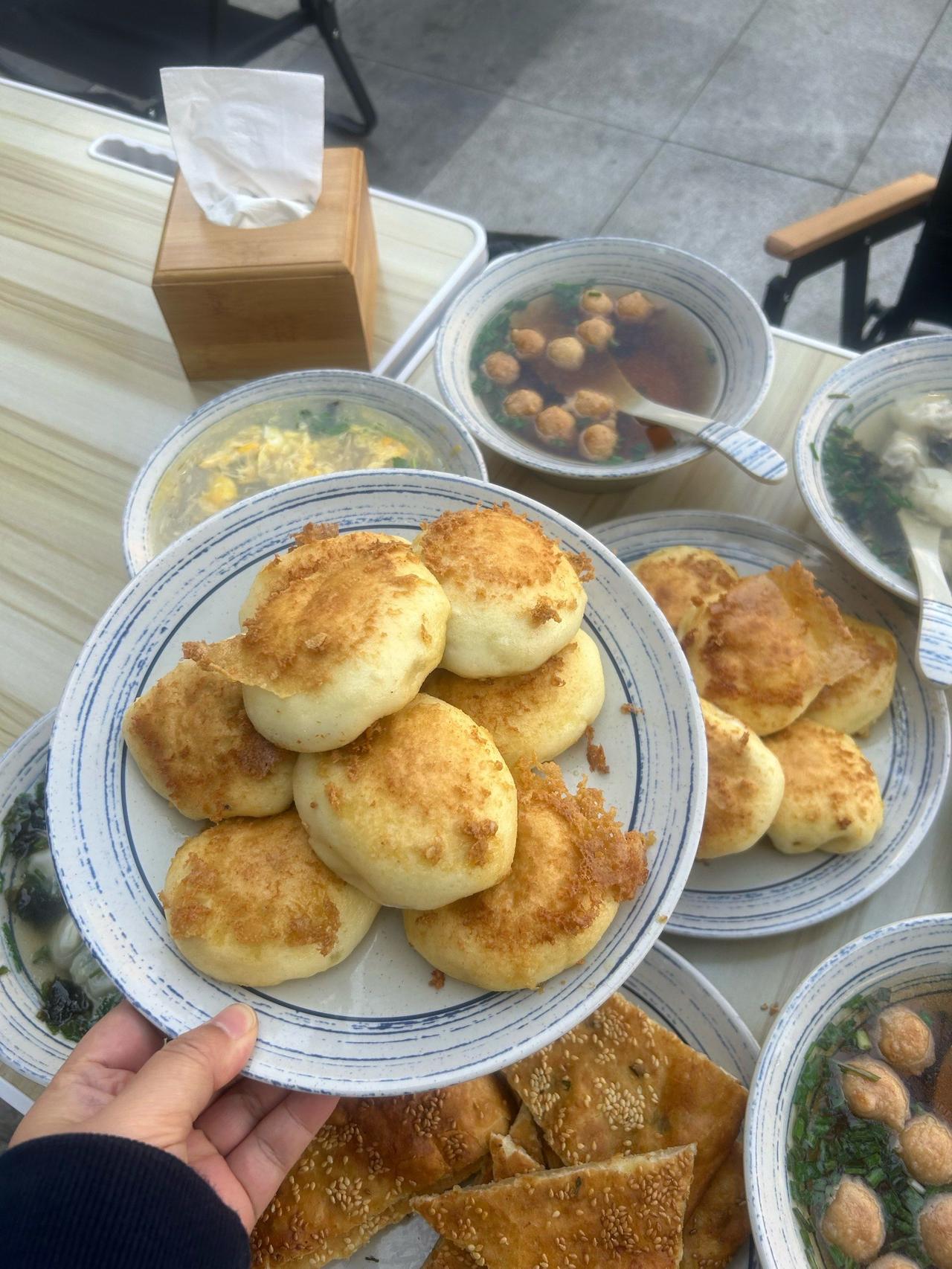 安徽安庆美食早餐，跟着本地人推荐攻略吃！
安庆早餐推荐：
1、大南门牛肉包、豆腐