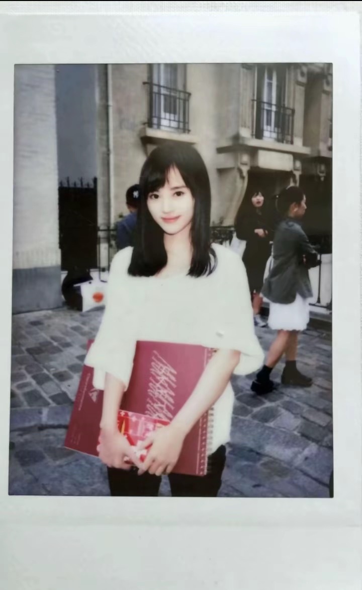 鞠婧祎万花世界古董高定姐姐美！ ​​​