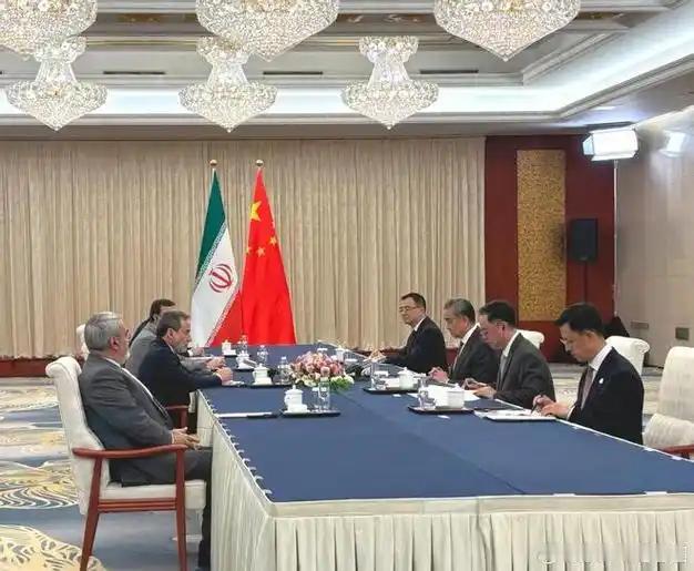 中国在中东的分量，再次被动加码加重了！伊朗外长紧急访华，王毅外长亲自接待闭门会谈