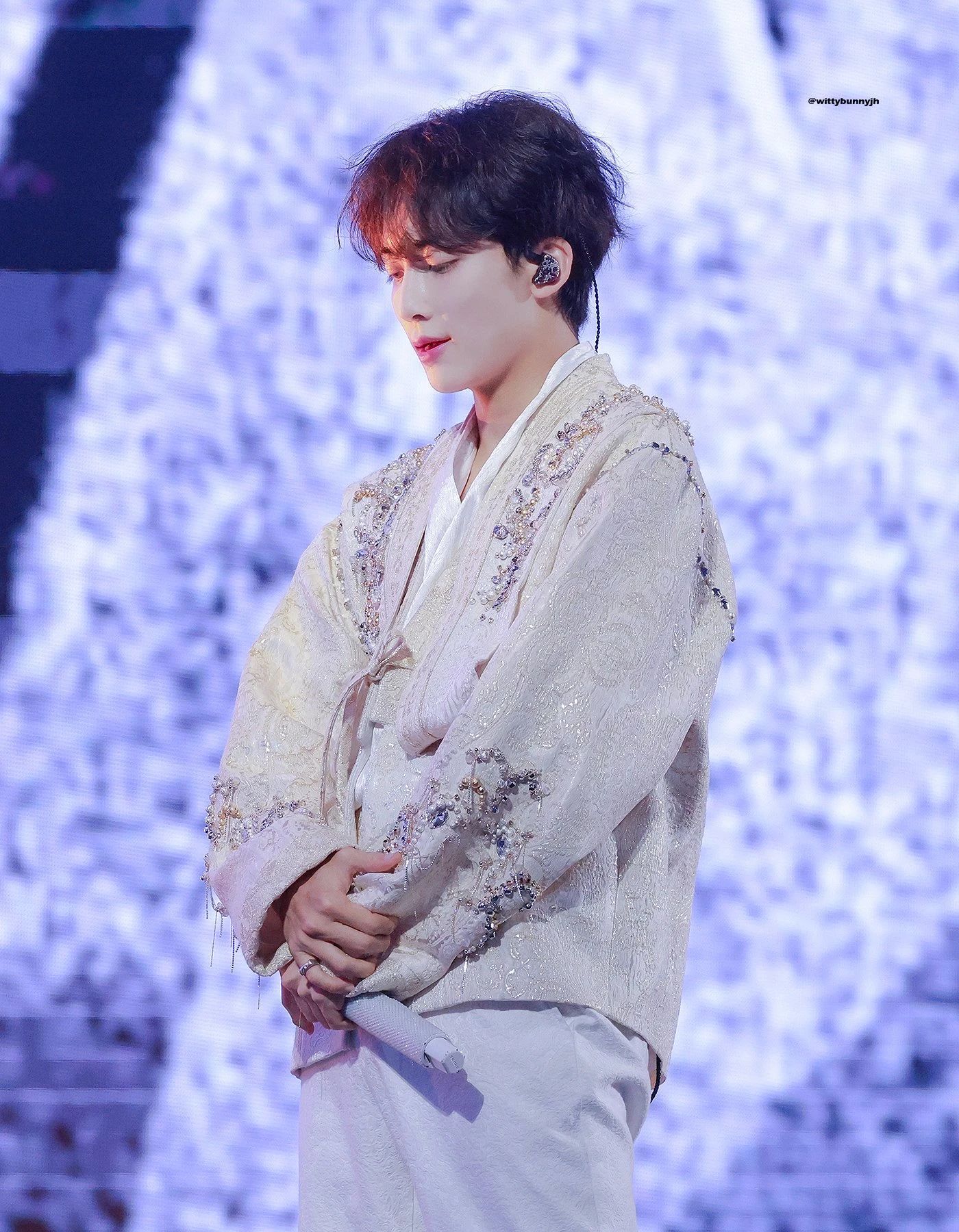 尹净汉神赐美貌🐰尹净汉樱花初恋 D-31💜  专栏 · 净归