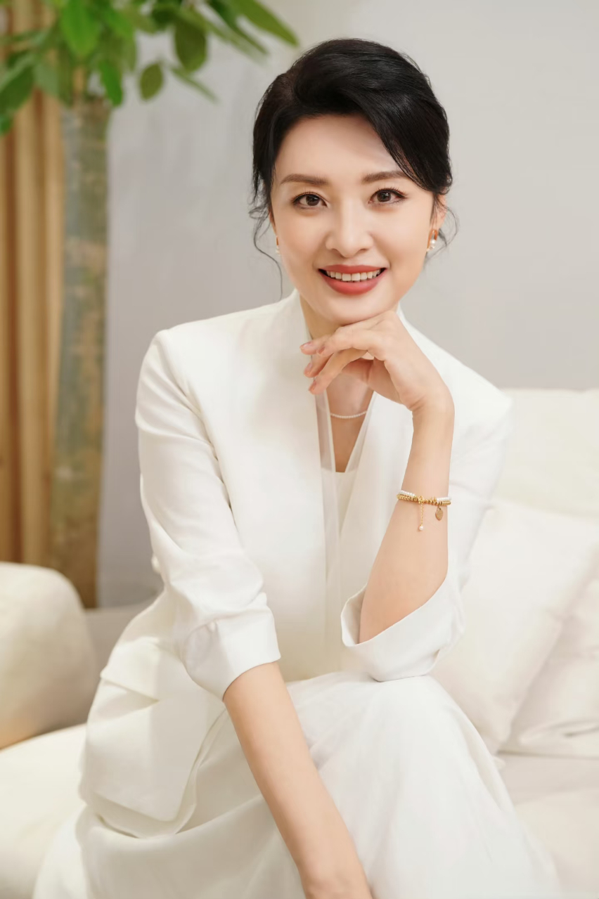 周涛 女领导说要带你回家周涛这句“跟我走还是？”直接苏到心巴 助理姐姐怎么这么有