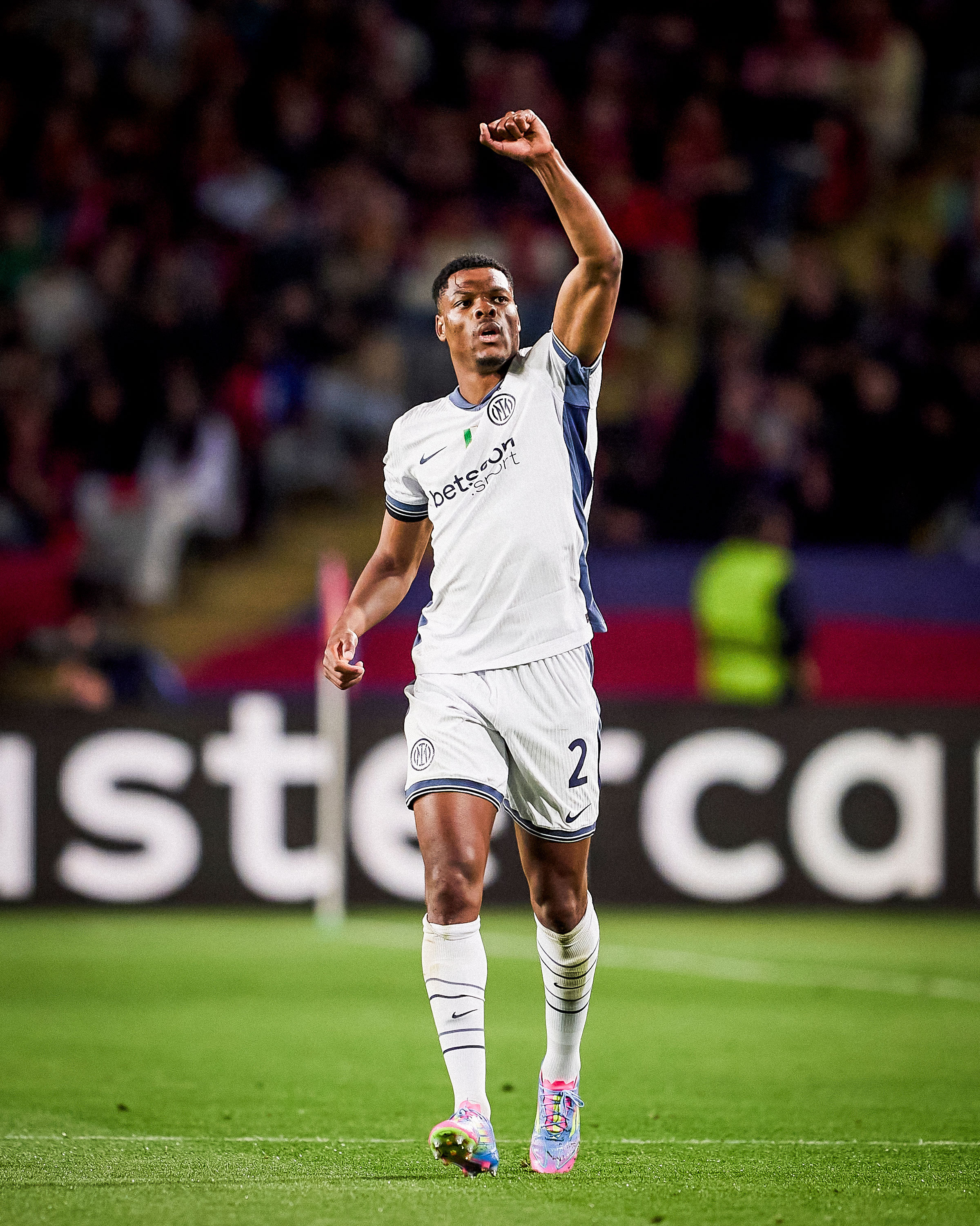 Denzel Dumfries vs. Barcelona:1’—🎁21’—⚽