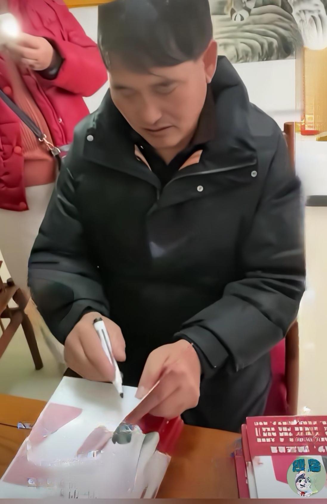 朱之文签字售书，进军文坛的脚步加快了。