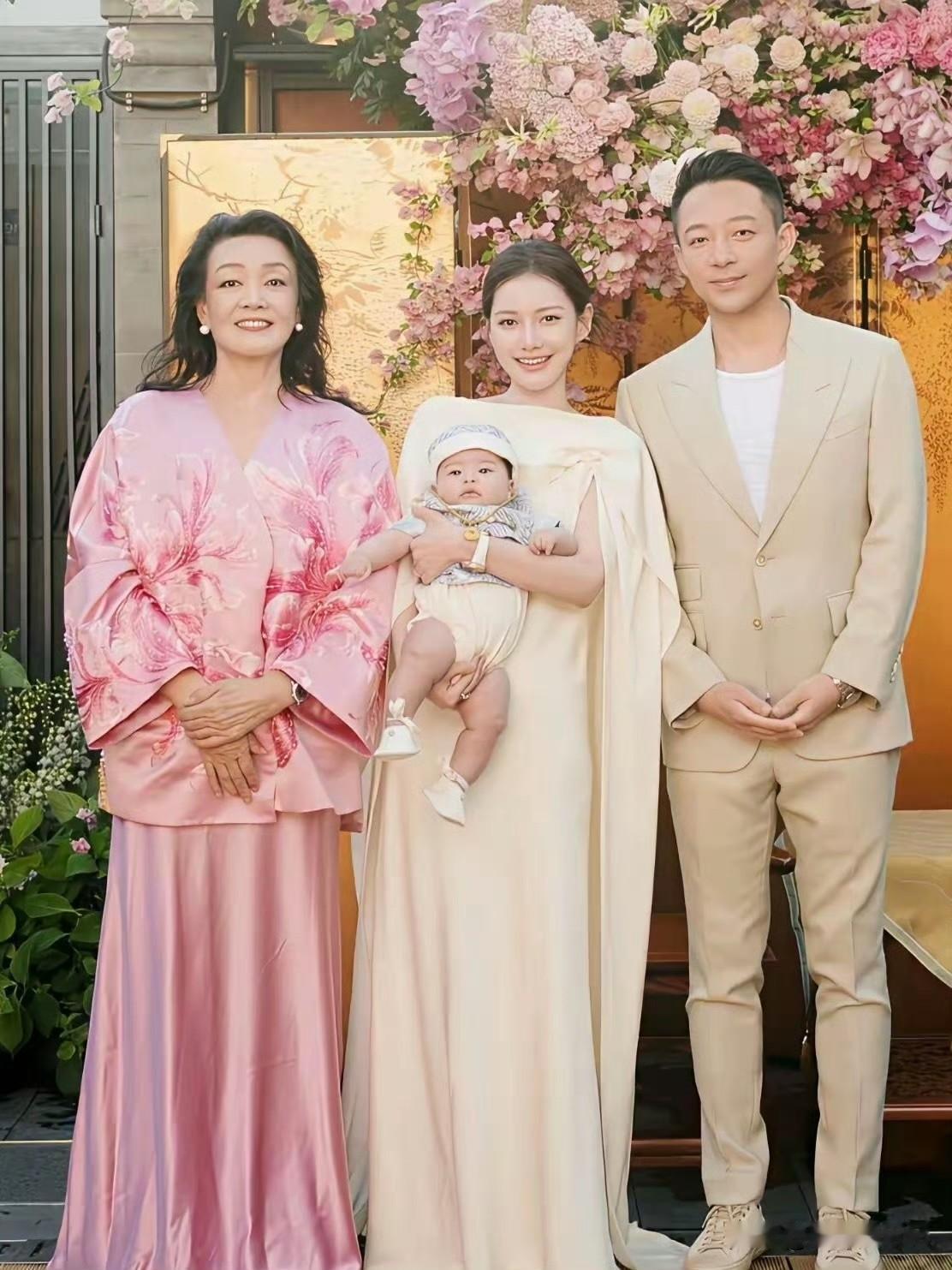 汪小菲的第三个孩子汪宝儿出世后，家庭状况变得微妙起来。