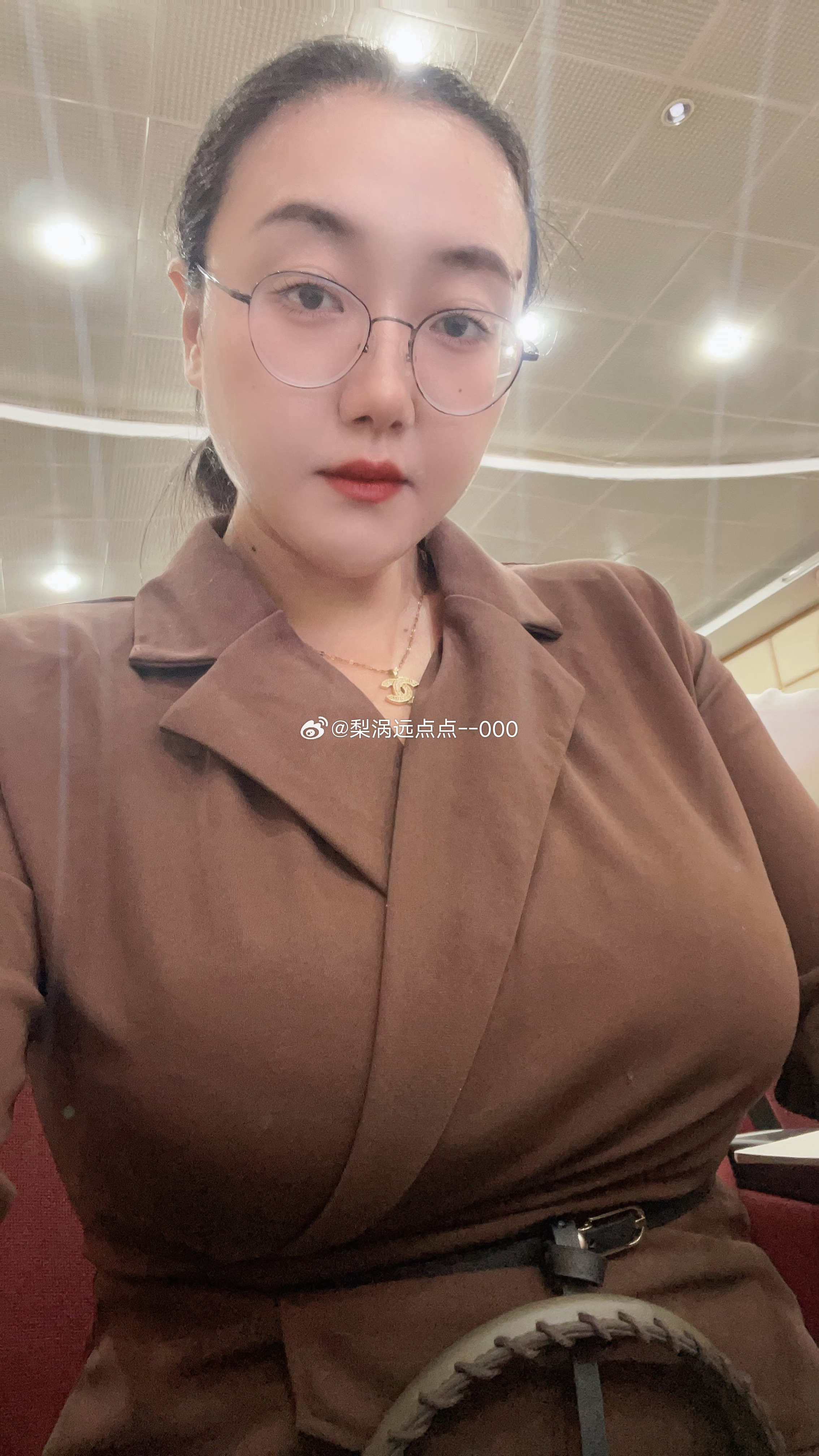 向阳而生，追光前行。  ​​​