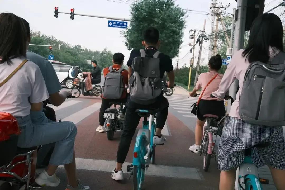 一线城市房租跳水，你感受到了吗？

据说现在最急的是房东，想卖房不好卖，退一步把