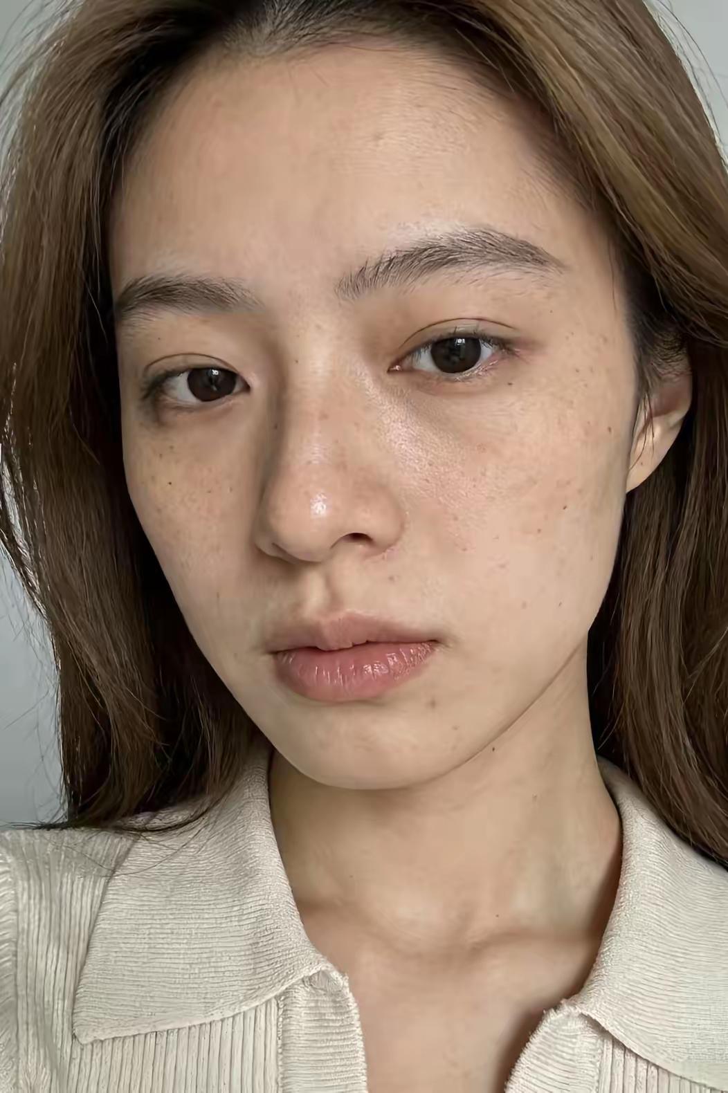不喜欢浓抹胭脂，素颜就是最好的底色