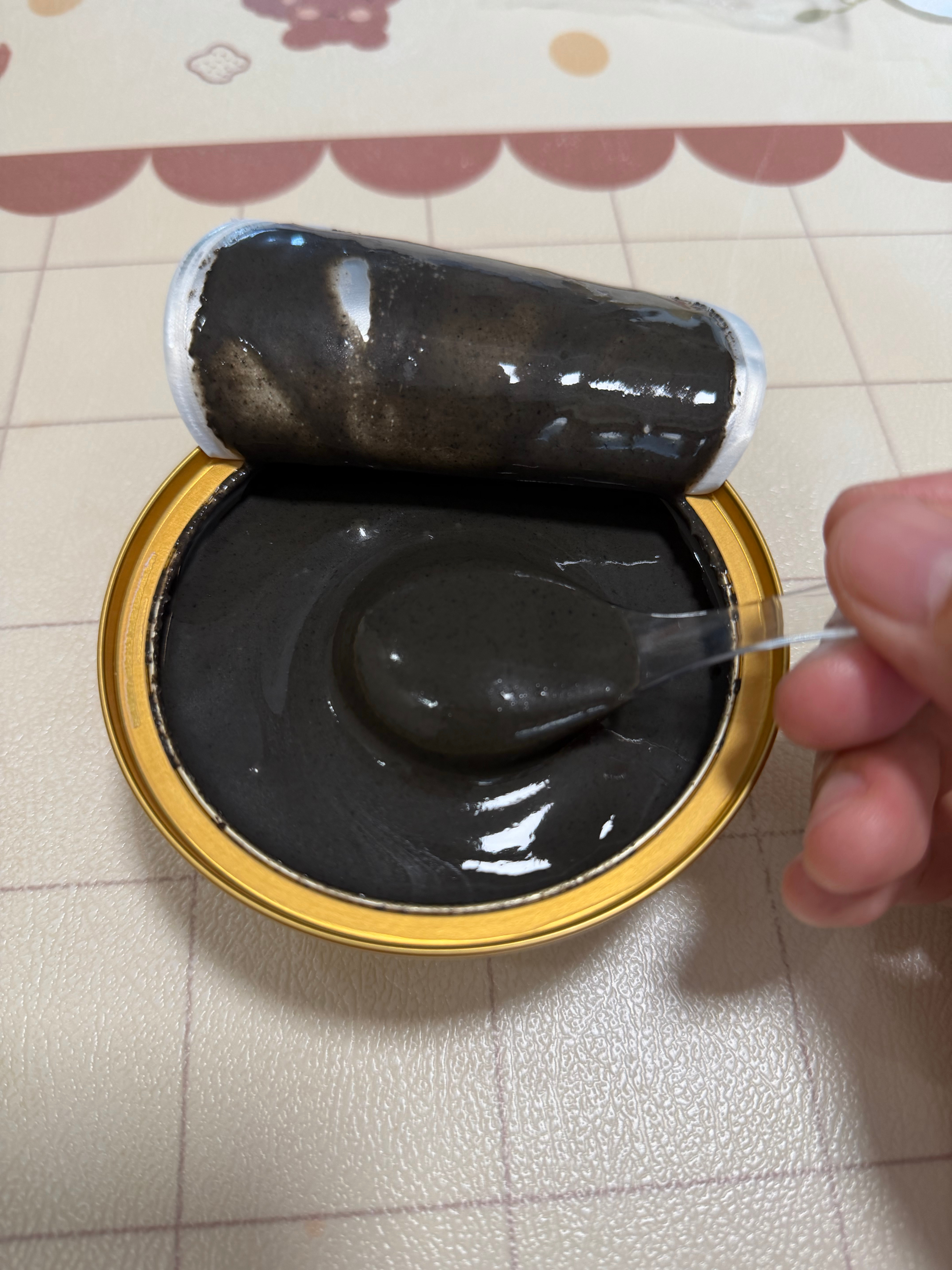 山姆买的这个黑芝麻糊，有粉丝问咋样。它是现开即食的，口感比冲剂的那种好一些，挺粘