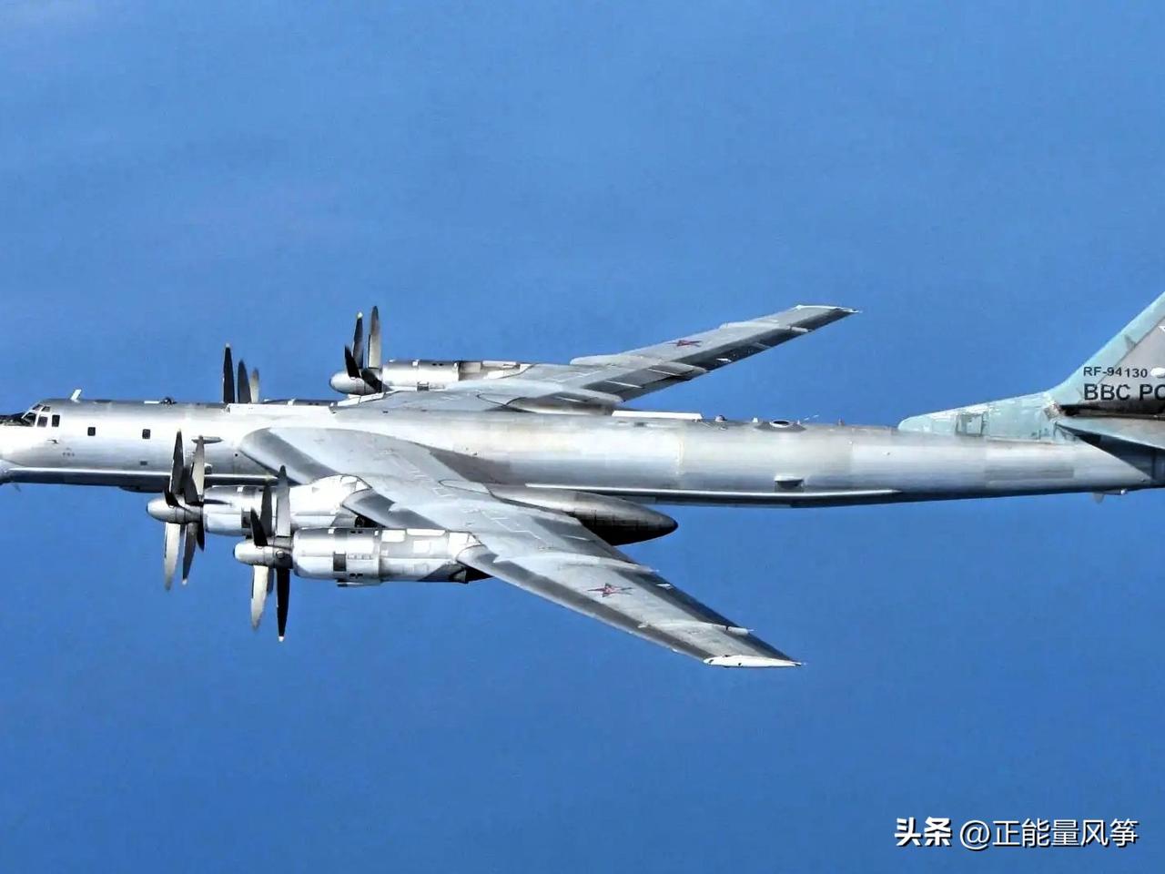 【 一架B-52坠毁，戳破美军“空中霸主”的画皮】

一架B-52战略轰炸机，在