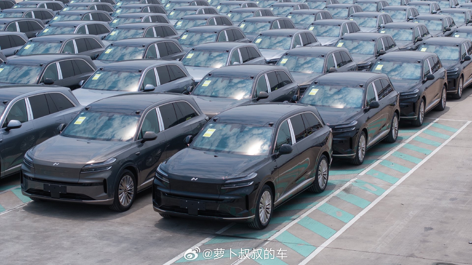 虽然等了好久，但这满满的现车，看来乐道是信心满满。这才是车企应该做的，超出用户期