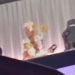 双马尾怎么戴耳机虞书欣双马尾戴耳机 双马尾怎么戴耳机？ ​​​