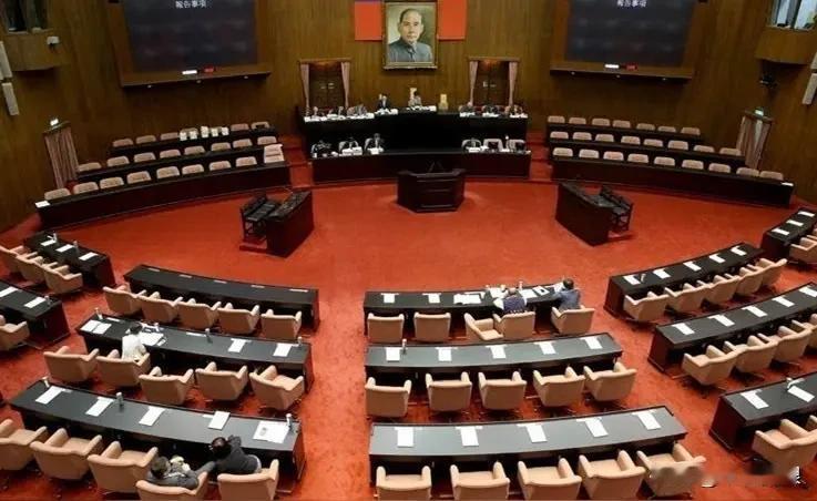 向来以标榜民主自由法治为核心价值观的台湾当局这一次总算把三权分立，立法权、行政权